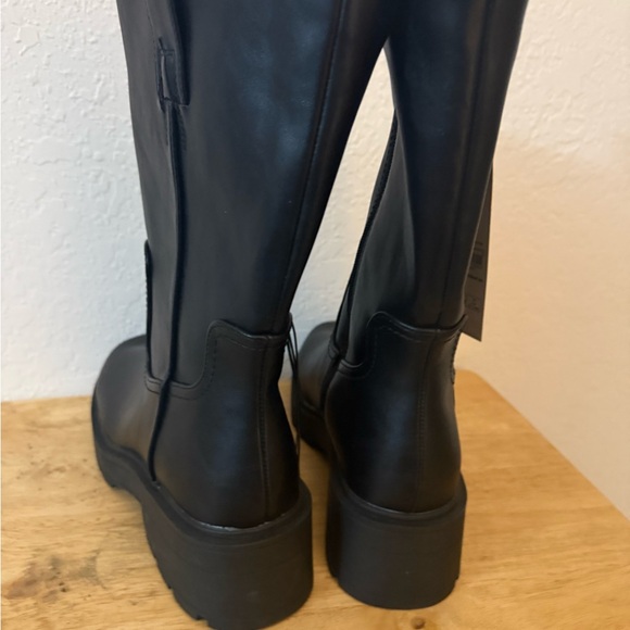 No Boundaries Sleek Black Wide Width Boots. Lug Pull Boots. Zipper on side. - Picture 7 of 8